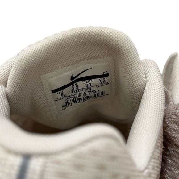 Nike Winflo 5 gold and white sneakers women’s 8 - Picture 8 of 8